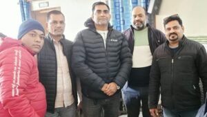 Ayodhya: A program was organized at an old age home with a spirit of service on the occasion of Atal Bihari Vajpayee's birth anniversary.