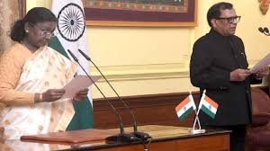 New Delhi: Raj Kumar Goel has become the country's new Chief Information Commissioner; the President administered the oath of office.