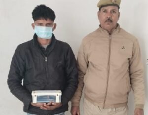 Baragaon police station officers apprehended an accused involved in mobile phone snatching and recovered a Vivo mobile phone.