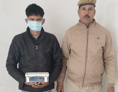 Baragaon police station officers apprehended an accused involved in mobile phone snatching and recovered a Vivo mobile phone.
