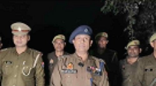 Hathras police take swift action; the accused was injured in retaliatory firing, and a pistol and motorcycle were recovered.