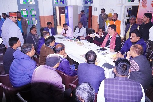 Instructions issued to remove the sanitation supervisor of Kaushalpuri Colony; 16 complaints received during the public hearing, 12 resolved.