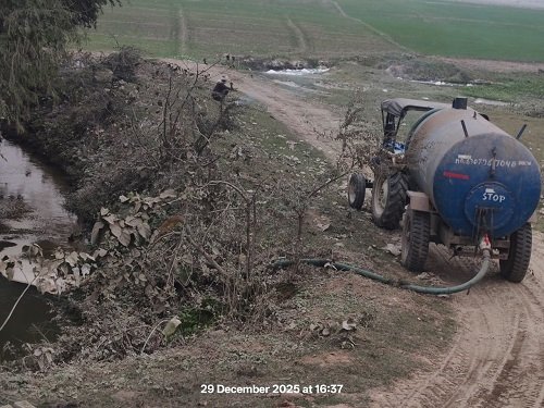 Ayodhya: Toilet waste and sewage being dumped into the Saryu River; demands for action from the mayor and municipal commissioner.