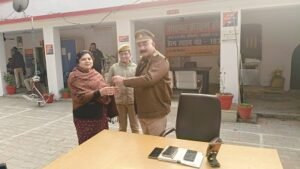 Based on a tip received through social media, the Cantt police recovered the lost gold chain.