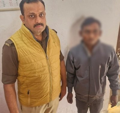 Rohit Kumar Gaur, against whom a warrant had been issued, was arrested by Shivpur police.