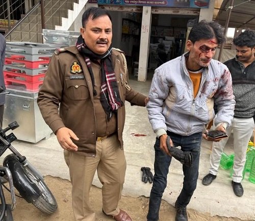 Former station house officer of Baragaon, Atul Singh, showed humanity, and people appreciated his actions.