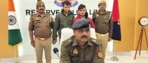Two drug traffickers arrested with heroin worth 25 lakhs.