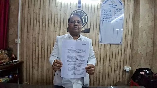 On the Shankaracharya issue, a resignation from Ayodhya; a Deputy Commissioner of GST resigns in support of CM Yogi.