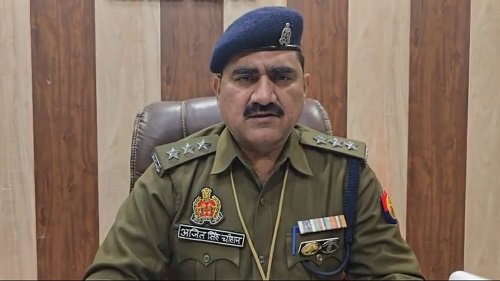 In a police-criminal encounter, one was injured, one was arrested, and the wanted criminal escaped.