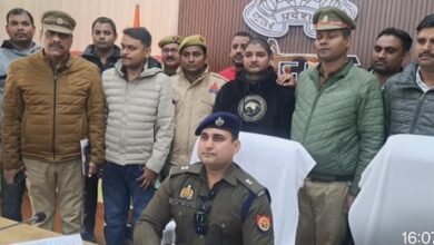 A cunning cybercriminal who defrauded more than 100 people of crores of rupees by creating fake online firms through the Pratibimb portal has been arrested.