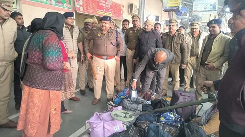 Security tightened ahead of Republic Day; extensive checking campaign launched by Kotwali Nagar police.