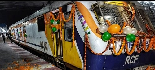 For the first time, 12 coaches have been provided for the convenience of passengers on the MEMU trains running between Prayagraj Rambagh-Mau and Mau-Dohrighat on the Varanasi division.