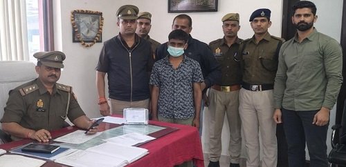 Varanasi Police Station GRP Cantt arrested one accused with stolen mobile.