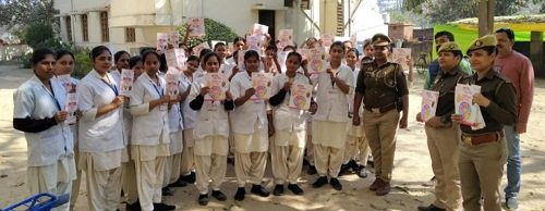 Under the direction of the Senior Superintendent of Police, Jaunpur District, the Shakti Mobile Team created awareness among women and girls.