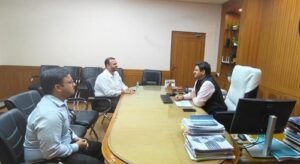Important initiative regarding electrification of railway gates, detailed meeting held with Managing Director of PuVVNL