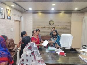 A letter addressed to CM Yogi was handed over to the District Magistrate, Ambedkar Nagar; Asha Sangini Karyakarta Seva Samiti appealed to the Chief Minister.