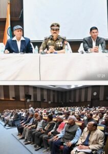 Police Commissioner, Varanasi Commissionerate, Mohit Agarwal, organised a seminar with police pensioners in the auditorium located at Traffic Police Line.