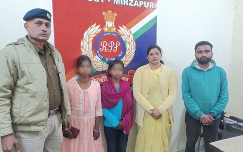 Two minor girls were handed over to the Child Help Desk