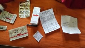 A patient's death sparked a commotion at the district hospital, with medical ward staff accused of negligence and attendants enraged by the lack of oxygen.