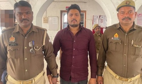 Kotwali Chandauli Police and STF team Field Unit Varanasi team arrested a wanted accused carrying a reward of Rs 50,000.