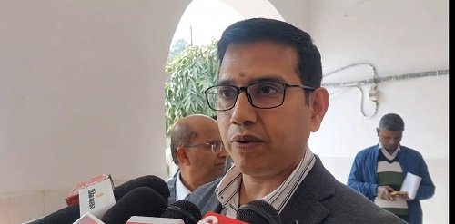 Ayodhya: Commissioner Rajesh Kumar inspected the Ayodhya Collectorate.