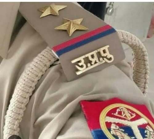 A Strong Security Watch Amidst Faith in Varanasi: Bhelupur Station In-charge Sudhir Tripathi Vigilantly Manages the Situation Amidst the Crowd.