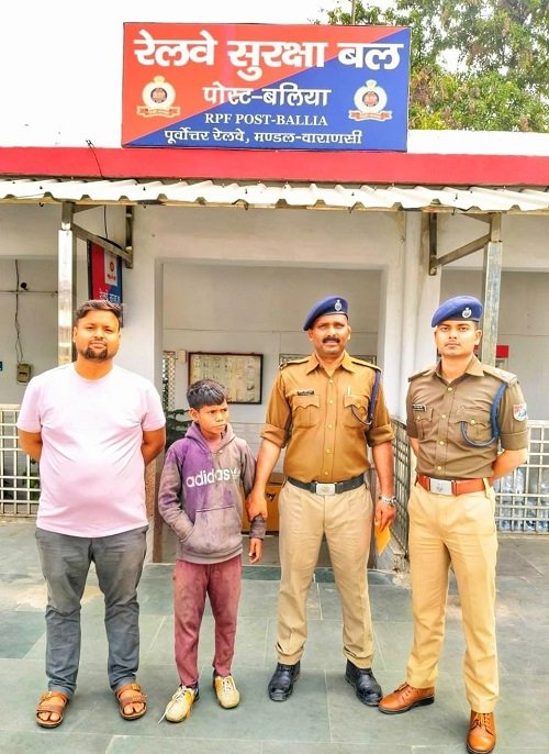 Under Operation Nanhe Fariste, the Railway Protection Force rescued the lost child.