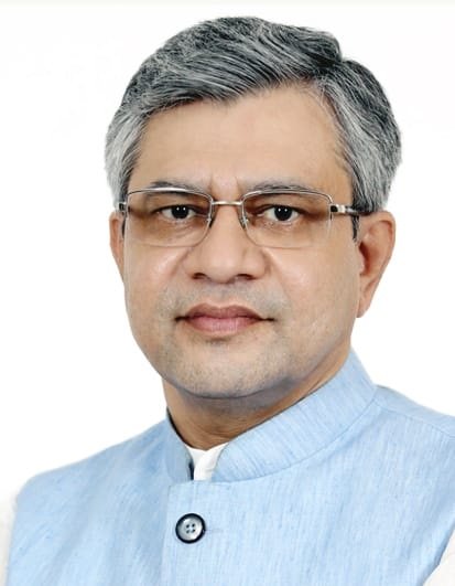 Ashwini Vaishnaw Places Special Emphasis in Parliament on Prayagraj Station Redevelopment, Delhi–Varanasi High-Speed ​​Corridor, and General Coach Sanitation Scheme.