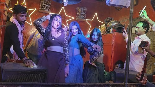 The three-day Shringar Mahotsav of Baba Mahashmashan Nath Ji concludes; courtesans of the city offer their heartfelt tributes.