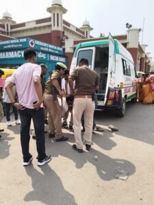 The passenger's life was saved due to the promptness of the railway staff.