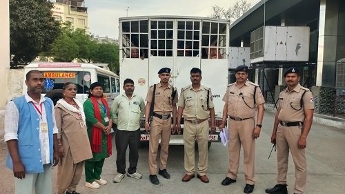 Anti-Begging Drive at Varanasi Cantt Station: 35 Individuals Handed Over to Apna Ghar Ashram