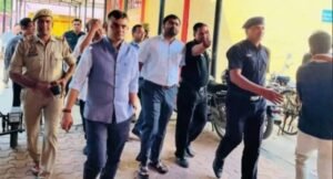 District Magistrate's Surprise Inspection: Strict Directives Issued Over Flaws in Government Hospital; One-Week Ultimatum for Improvement