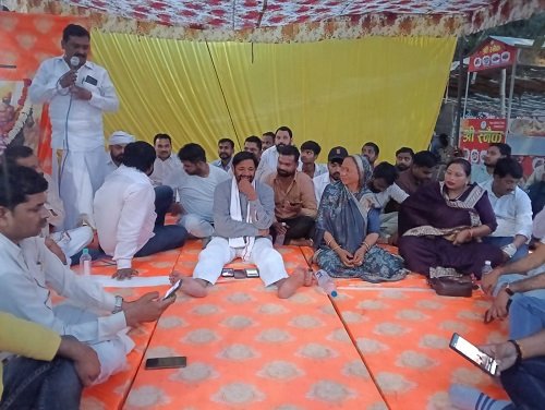 Lucknow: Outrage over the removal of the Maliha Pasi Memorial Gate in Malihabad; peaceful sit-in announced.