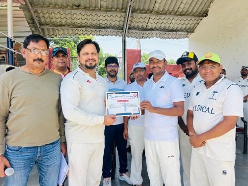 Powered by a brilliant batting performance from Senior Divisional Personnel Officer Abhinav Singh, the Administration defeated the Medical Department by 8 wickets.