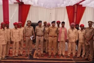 Village Watchmen in Ghazipur Receive New Identity Cards – Superintendent of Police Distributes Safari Suits During Annual Inspections at Police Stations.