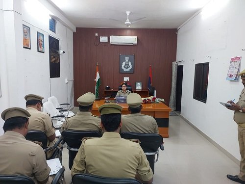 Neetu Kadyan, the newly appointed DCP of the Gomti Zone, has assumed charge and issued strict directives to officials.