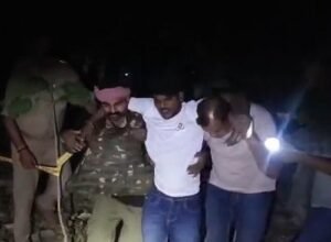 Police Launch 'Operation Clean' Against Cattle Smugglers in Mirzapur: 2 Injured Smugglers Arrested in Encounter; 6 Cattle Rescued