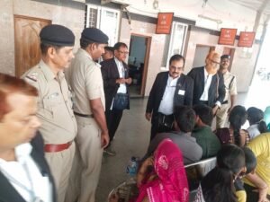 Intensive Ticket Checking Drive Conducted at Mau Station; Over ₹4.18 Lakh in Fines Collected from 832 Ticketless Passengers.