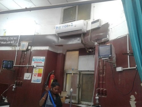 AC Unit 'Falls Ill' in District Hospital Emergency Ward: Patients Deprived of Both Cool Air and CT Scan Films; CMS and Superintendent Also Failing to Provide a 'Cure'