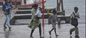 Major Weather Alert: Warning of Strong Winds, Rain, and Hail