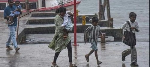 Major Weather Alert: Warning of Strong Winds, Rain, and Hail