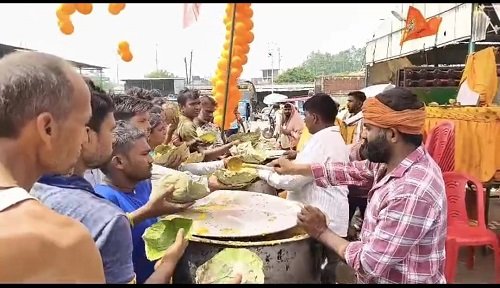 Bhandara Organized at Ayodhya Naveen Mandi on the Third Tuesday of Jyeshtha