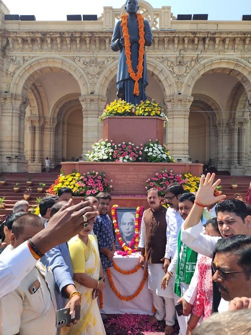 Charan Singh's Death Anniversary Observed at RLD Headquarters