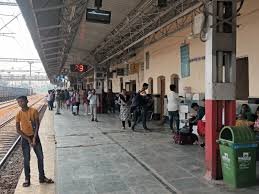 Major Rail Changes Due to Jaunpur Yard Remodeling: Routes of Several Trains Diverted, Stoppages Cancelled at Multiple Stations—Passengers to Face Need for Alternative Arrangements