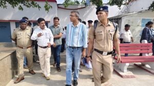 DRM Ashish Jain conducted a comprehensive inspection of the Varanasi City–Phephna railway section and issued strict directives regarding passenger amenities and safety arrangements.