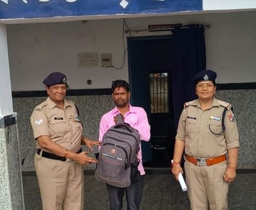 The Railway Protection Force returned lost bags to passengers under “Operation Amanat.”