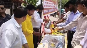 On 'Bada Mangal' in Ayodhya, journalists distributed sherbet, conveying a message of mutual brotherhood.