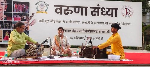 'Varuna Sandhya' resonates with light classical music; audience mesmerized by Dr. Jyoti Yadav's singing.