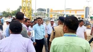 Inspection of Ballia Railway Station under the Amrit Bharat Station Scheme; emphasis on quality and timely execution of work.