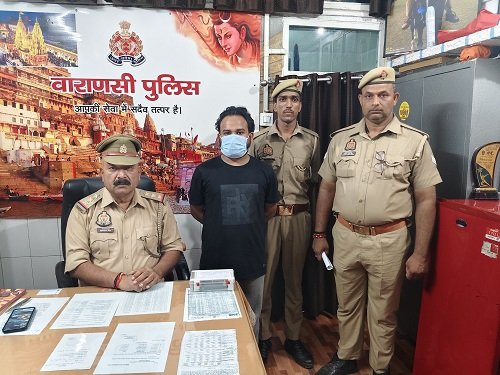 Shootout accused nabbed at Lucknow hotel; pistol and cartridges recovered.